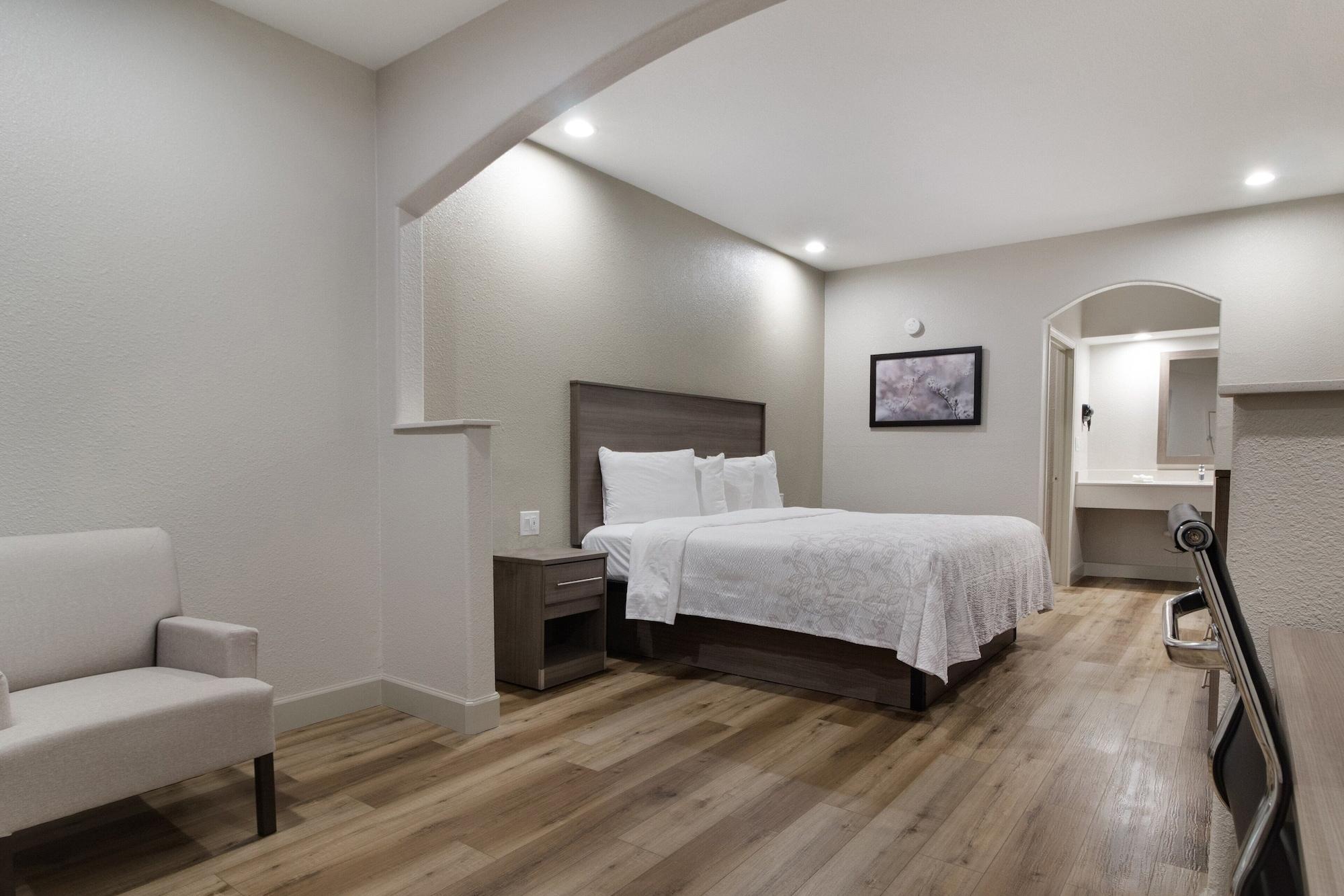 Red Roof Inn Plus + Galveston - Beachfront Buitenkant foto