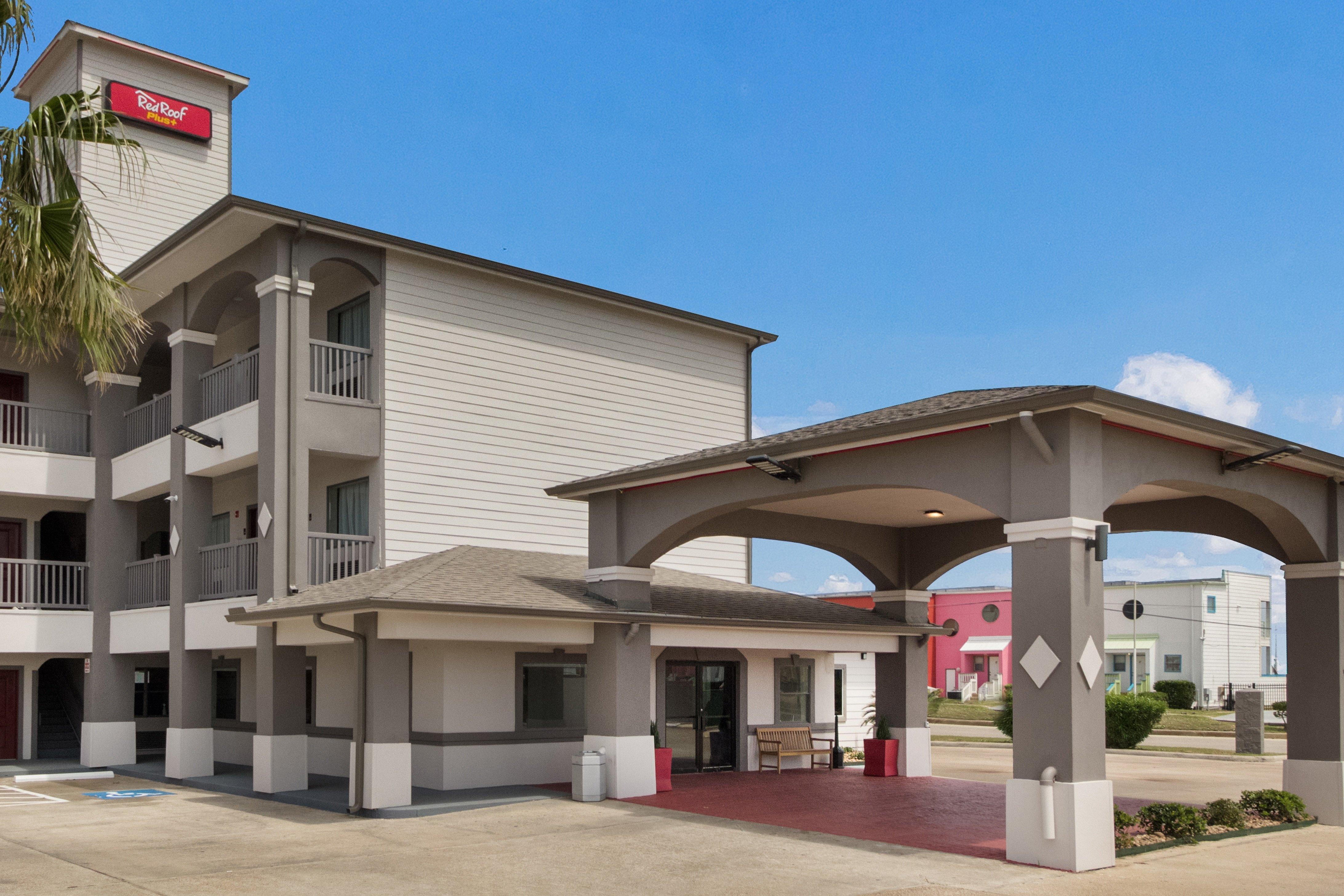 Red Roof Inn Plus + Galveston - Beachfront Buitenkant foto